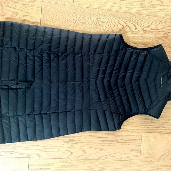 Columbia Women’s Puffer Vest - Picture 6 of 11